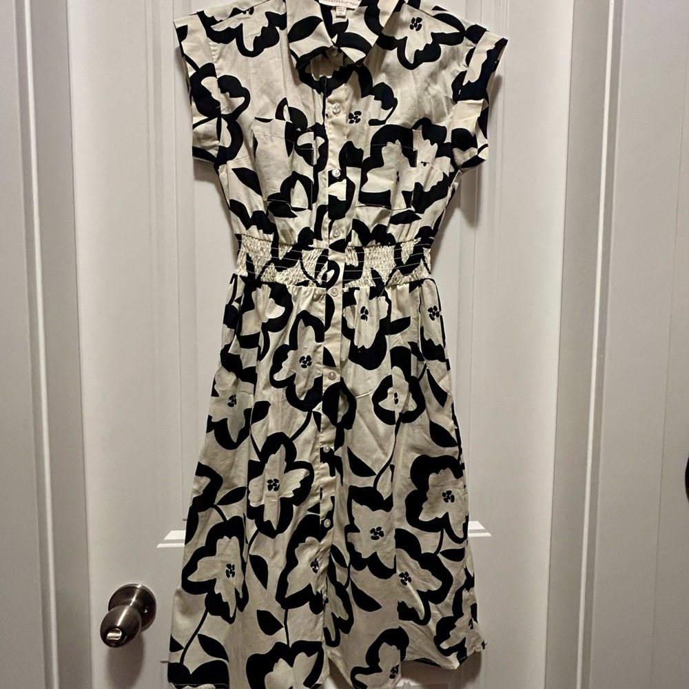 Chic Black and White Floral Midi Dress